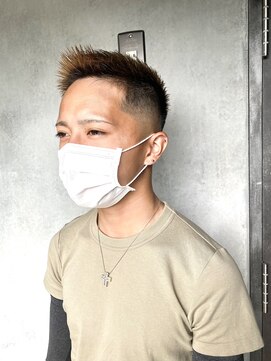 ジ オブスキュア(THE OBSCURE) 金髪スキンフェード