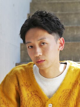 ガズル ハラジュク(GUZZLE HARAJUKU) 無造作アップバングスパイキーショート　七三黒髪短髪