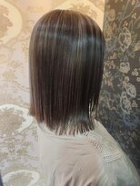 レヴェヘア rever hair&nbsp;ハイライト入り切りっぱなしボブ