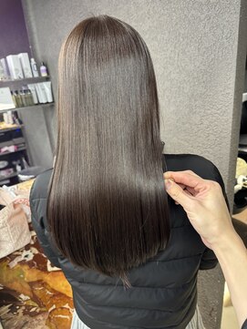 ペレ 栄 アネックス(PELE栄ANNEX) 韓国 くびれロング レイヤー ワンホンヘア 小顔前髪