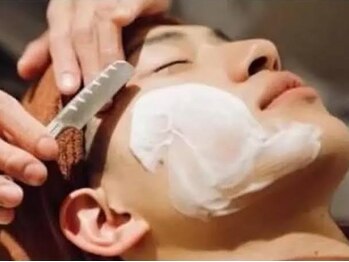 コンフォール(Confor)の写真/男性の身だしなみは髭や眉毛から！上質なくつろぎ空間で心地よいシェービングをご体感ください―