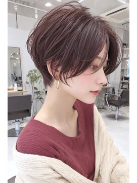 リアン アオヤマ(Liun Aoyama) 前下がり大人ショートへア