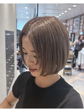 ザザ シンジュク(ZA/ZA shinjuku) ぱつっとボブ×ホワイトグレージュ