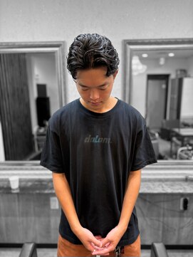 オルヴァ(Orva) ニュアンスパーマ×テーパーフェード