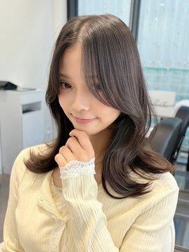 ラクシア(LucxiA) 顔まわりカット/顔周り/韓国ヘア/レイヤーカット/前髪カット