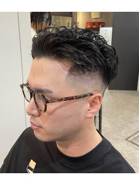 フランクスバーバーリザーブ 人形町店(FRANK’S BARBER RESERVE) ピンパーマフェードスタイルS