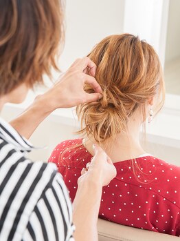 お客様１人１人の雰囲気やライフスタイルに合わせたスタイル提案が【glap hair make】の人気の秘密…☆