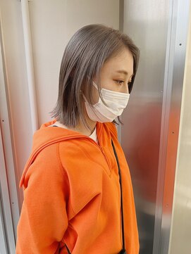 シー(thee) グレーカラー