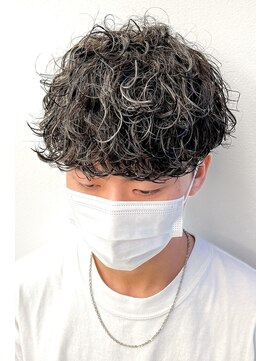 ササ シンサイバシ(33 SHINSAIBASHI) ツーブロックマッシュ波巻きスパイラルパーマハイライトカラー