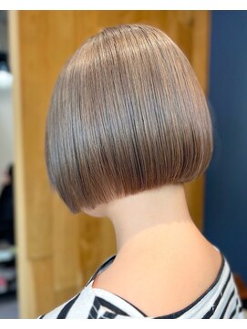リノショアーズ ショウナン 辻堂店(RinoShores SHONAN) 大人可愛いミニボブ外国人風カラーブリーチミルクティーブロンド