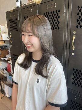 アチーブリス(achieve Liss) オリーブグレージュ透明感立体感×無造作ウェーブ10代20代30代