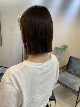 ジエクト ヴィシア(The Ect VIXIA) 縮毛矯正　切りっぱなし　ダークブラウン　チョコカラー　ボブ