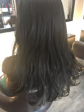 ロンド(Le rond) 透明感のある濃い目のブルーアッシュカラー