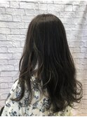 リラックス感のあるAラインで大人の可愛さをアピール
