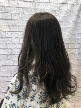 ミーティア バイ クアトロ(Meteor By QUATRO) リラックス感のあるAラインで大人の可愛さをアピール