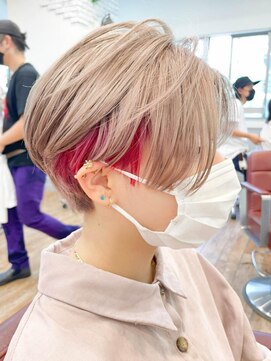 ミーティア バイ クアトロ(Meteor By QUATRO) ハイトーンベージュ インナーカラー ピンク