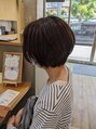 リムヘアーズボウグループ(Rim hairs BEAU group) 乾かすだけで出せる丸み、収まる襟足のショートボブ