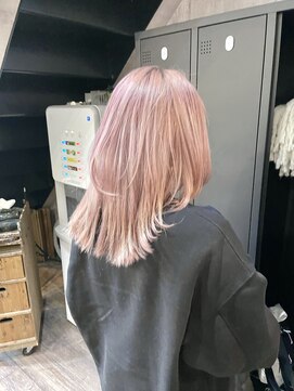 ハグ 横浜(HUG) ホワイトピンクカラー＊ミディアムレイヤー