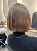 ショートボブハイトーンカラーミルクティーベージュケアブリーチ