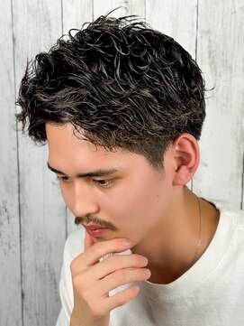 プレミアムバーバー 原宿店(PREMIUM BARBER produce by HIRO GINZA) ツイスパアップバング