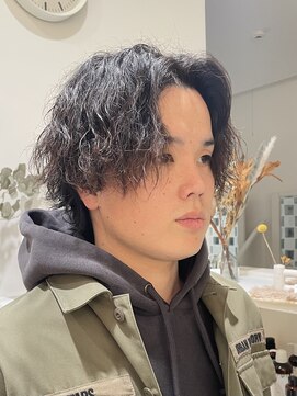 ライフイズ プレジャー 磐田中泉店(Life is… PLEASURE) ミディアムヘア×ツイストスパイラル