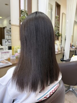 コアフィールフィス(COIFFURE fils) 新規お得クーポンあり【見附　今町】ストレートヘア