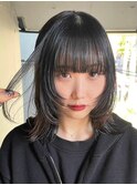 グレーベージュ レイヤーロング 前髪パーマ アッシュブラック