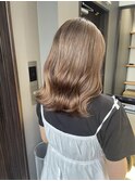 ベージュ