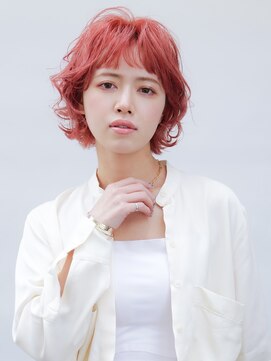 ピークアブー 銀座中央通り(PEEK-A-BOO) 銀座で魅せる、洗練された大人のハイトーン・ショート