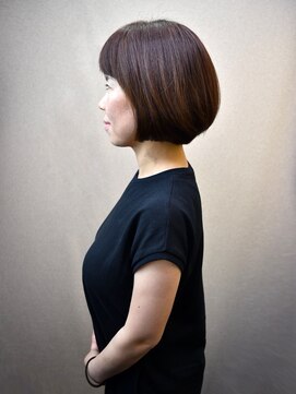 ヘアスタジオヘーフリヒ(HAIR STUDIO HoFLICH) ☆重めパッツンボブが好みの方へ☆