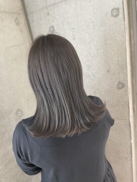 リビンバイアフロート(Livin by afloat) ブリーチなし　オリーブアッシュ　おおたかの森