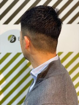 バーバーバー 四谷(BARBER-BAR) ワンセクションアップバンクショート