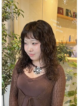 シアン 矢場町店(CYAN.) ブリーチ毛でもケアしながらカーリーパーマ～~