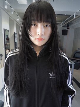 シティ(sity.) ダークカラー　顔周りレイヤー　レイヤーカット　透明感