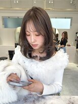 ルル(loulou)&nbsp;ミディ☆レイヤーカット☆ブリーチなしグレージュ♪前髪顔まわり