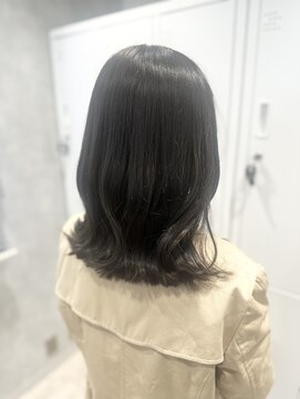 ジーナ 池袋(Zina) 鎖骨下で切りっぱなしstyle (池袋東口/髪質改善)