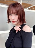 顔周りにレイヤーをいれて軽いボブスタイル！ピンクカラーが人気