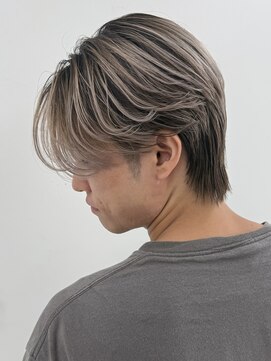 カット　バレイヤージュ　センターパート　デザインカラー