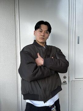 クロム トウキョウ ザ バーバーアルト 神保町店(CHROM TOKYO the Barber ALT) センターパート