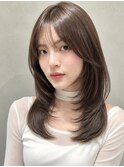 やわらかグレージュ×小顔見えくびれミディアムレイヤー