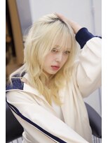 シアバイルーシー(SIA by LUCEY)&nbsp;暖色カラーブリーチなしピンクボルドーカラーレイヤーカット赤髪