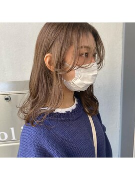 オリ(oli) ベージュカラー