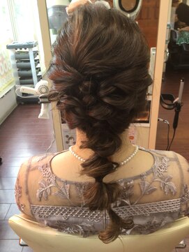 ヘアサロン ユニティ(Hair Salon Unity) ツイスト編み＆ポニーテールツイストタマネギ