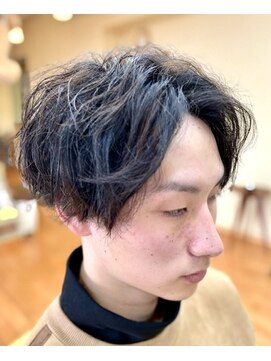 アルチザン(ARTISAN) 【アンニュイな束感】ツーブロセンターパート×ツイストパーマ