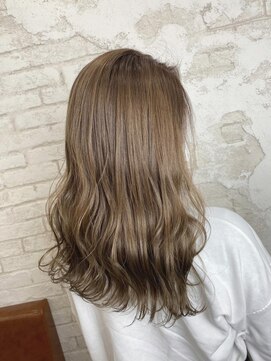 プライズ アイリス 池袋東口店(prize Iris) マロンベージュ/20代30代40代￥15400