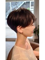 トナリ(tonari)&nbsp;大人女子におすすめの刈り上げハンサムショート