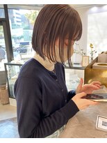 パークレーン アイス イヴェン(park lane ICI yeven)&nbsp;ブリーチなしグレージュ　切りっぱなしボブ　外ハネボブ　矢場町