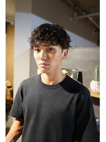 キュー(Cue_)&nbsp;無造作ニュアンススパイラルメンズマッシュパーマ 2【影山】