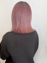 ロミー(Romy)&nbsp;ぱつっとボブ×ピンクベージュ