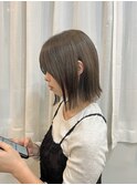 前下がりボブ × ブリーチ × ブラウンベージュ